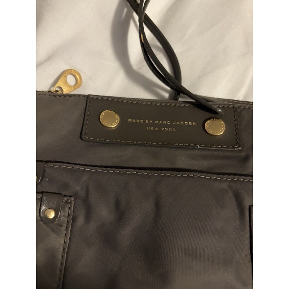 MARC by Marc Jacobs New York Bag Preppy Nylon Sia Crossbody Gray Adj. Strap‎ - Picture 3 of 7